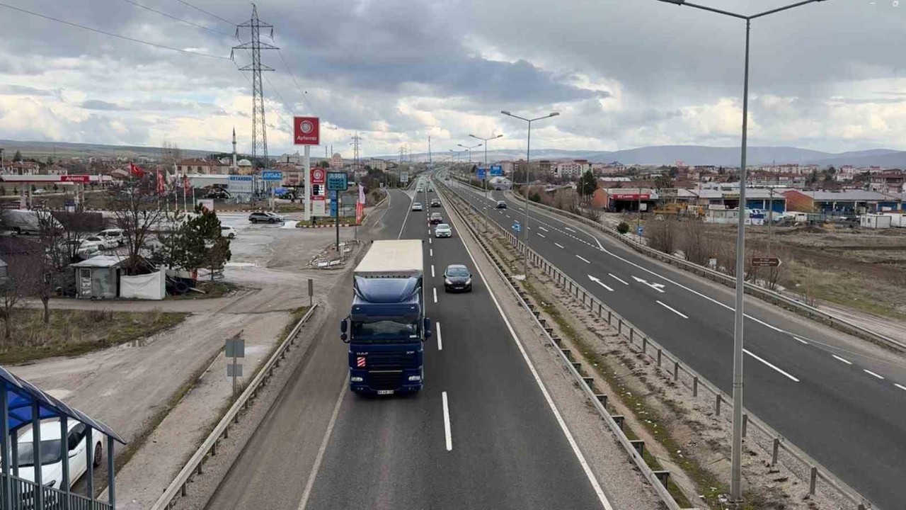 D100 karayolunda bayram dönüşü yoğunluğu
