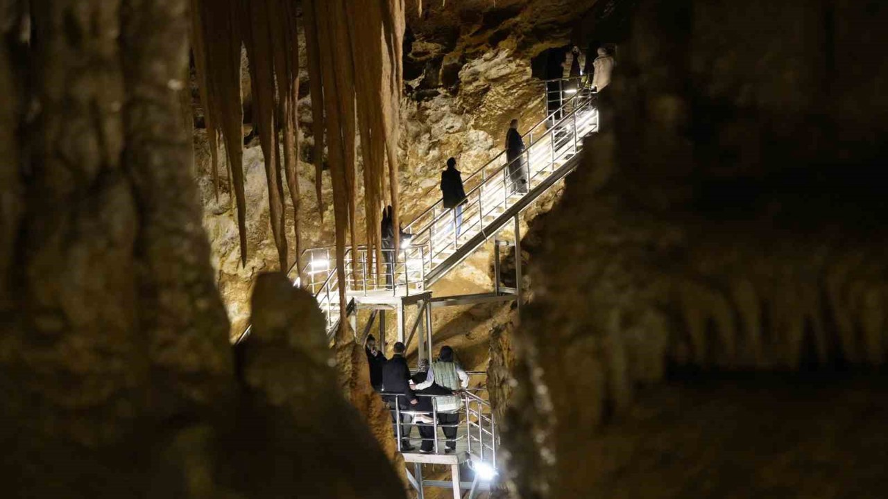 Gümüşhane’nin yer altı sarayı kapılarını ziyaretçilerine açtı
