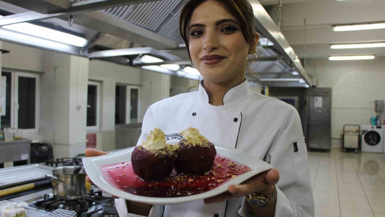 Amasya’da 2 bin yıldır yetiştirilen meyveden yapılan tatlı: Elma tatlısı
