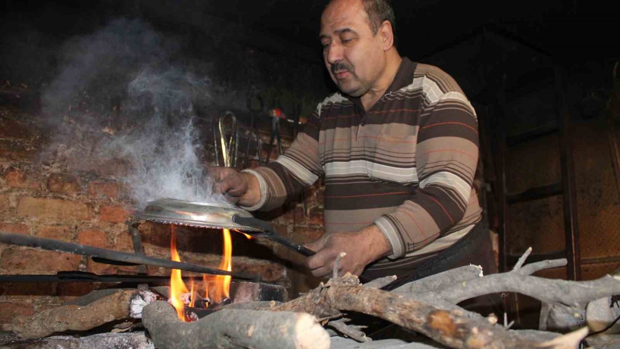 Yarım asırlık kalay ustası ‘çırak’ sıkıntısına dikkat çekti
