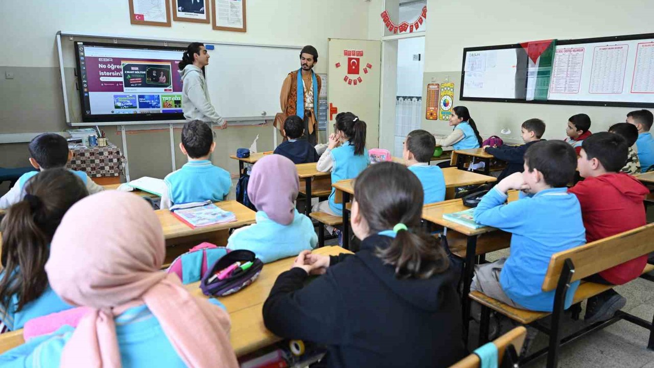 Başkan Altay: "31 ilçede 165 bin öğrencimize tasarruf ve milli teknoloji hamlesi bilinci kazandırıyoruz"
