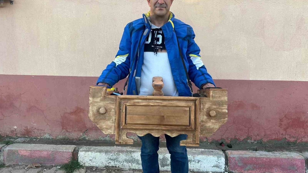 Başkan Başdeğirmen, kırılan boya sandığı yerine yenisi isteyen boyacıyı kırmadı
