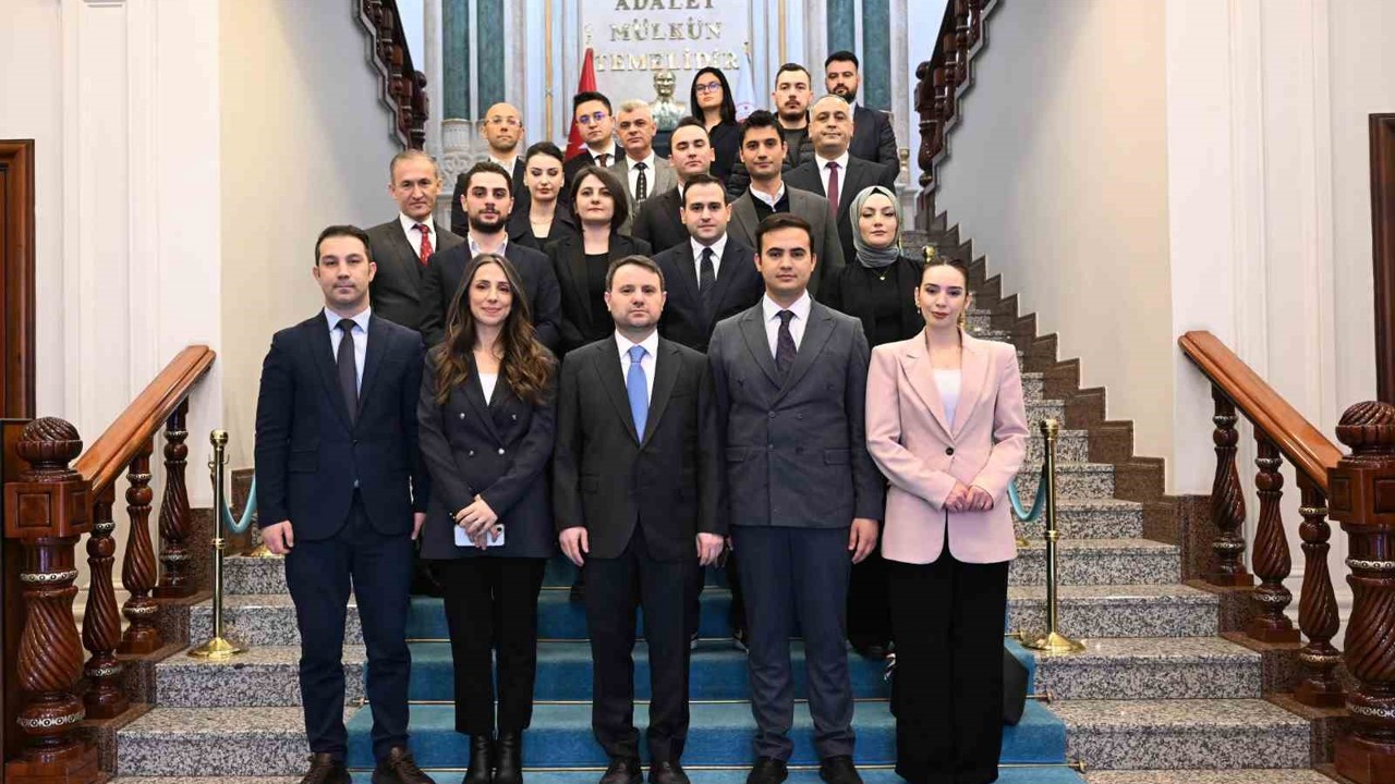 Adalet Bakanı Gürlek, gazetecilerle bayramlaştı
