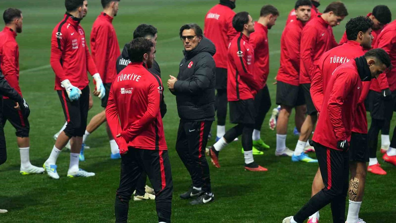 A Milli Futbol Takımı, Romanya maçının hazırlıklarını sürdürdü
