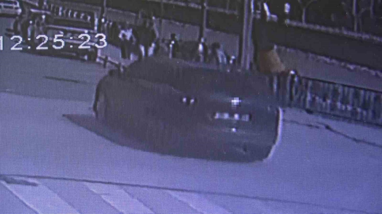 Amasya’da otomobilin çarptığı motosikletli havada takla attı
