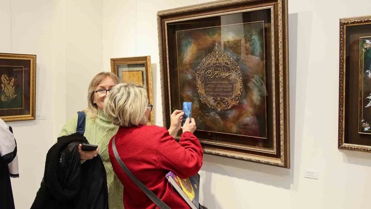 Bursa’da geleneksel sanatlara anlamlı katkı: "Zer-i Nâb" Tezhip Sergisi açıldı
