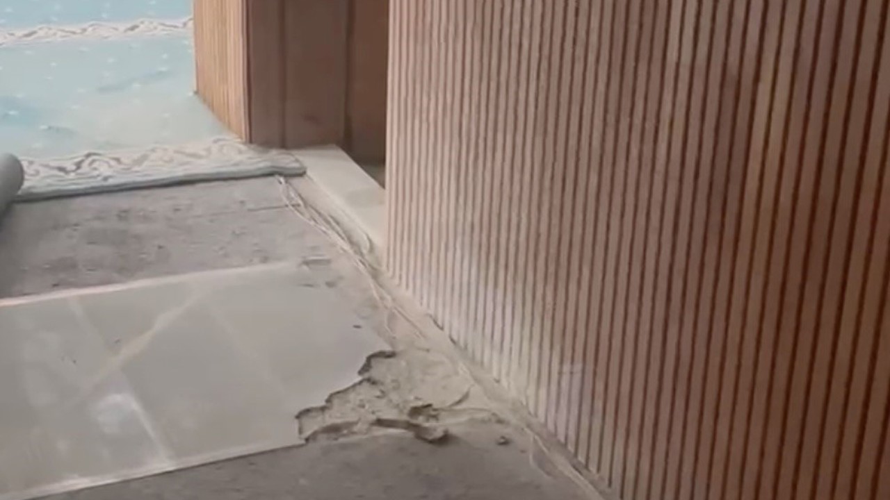 Kastamonu’da düşen yıldırım camiye isabet etti
