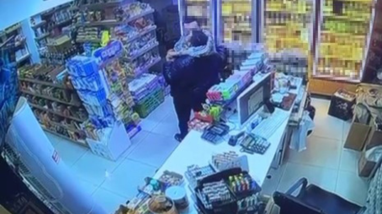 Markette 19 yaşındaki genci hayattan koparan cinayet anına ait görüntüler ortaya çıktı
