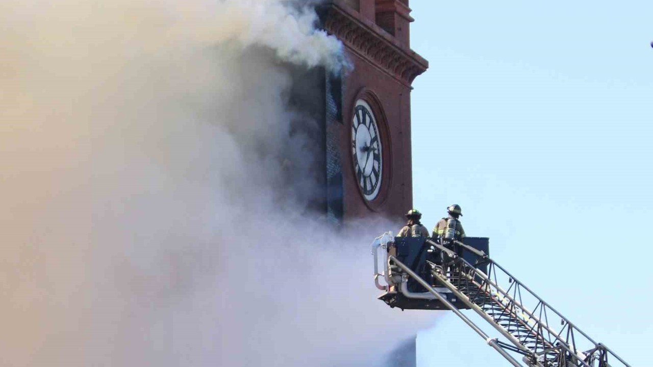 ABD’de tarihi adliye binasında yangın
