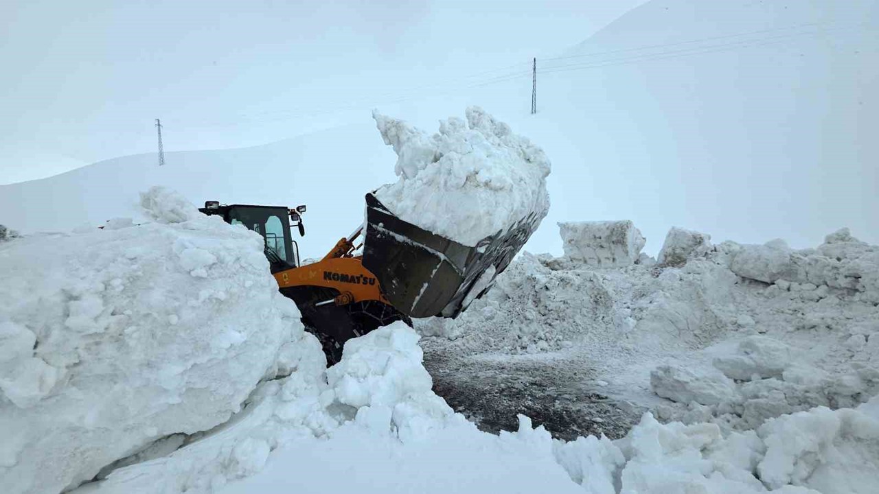 Kar esareti bitiyor: Bahçesaray yolu 3 ay sonra yeniden açılıyor
