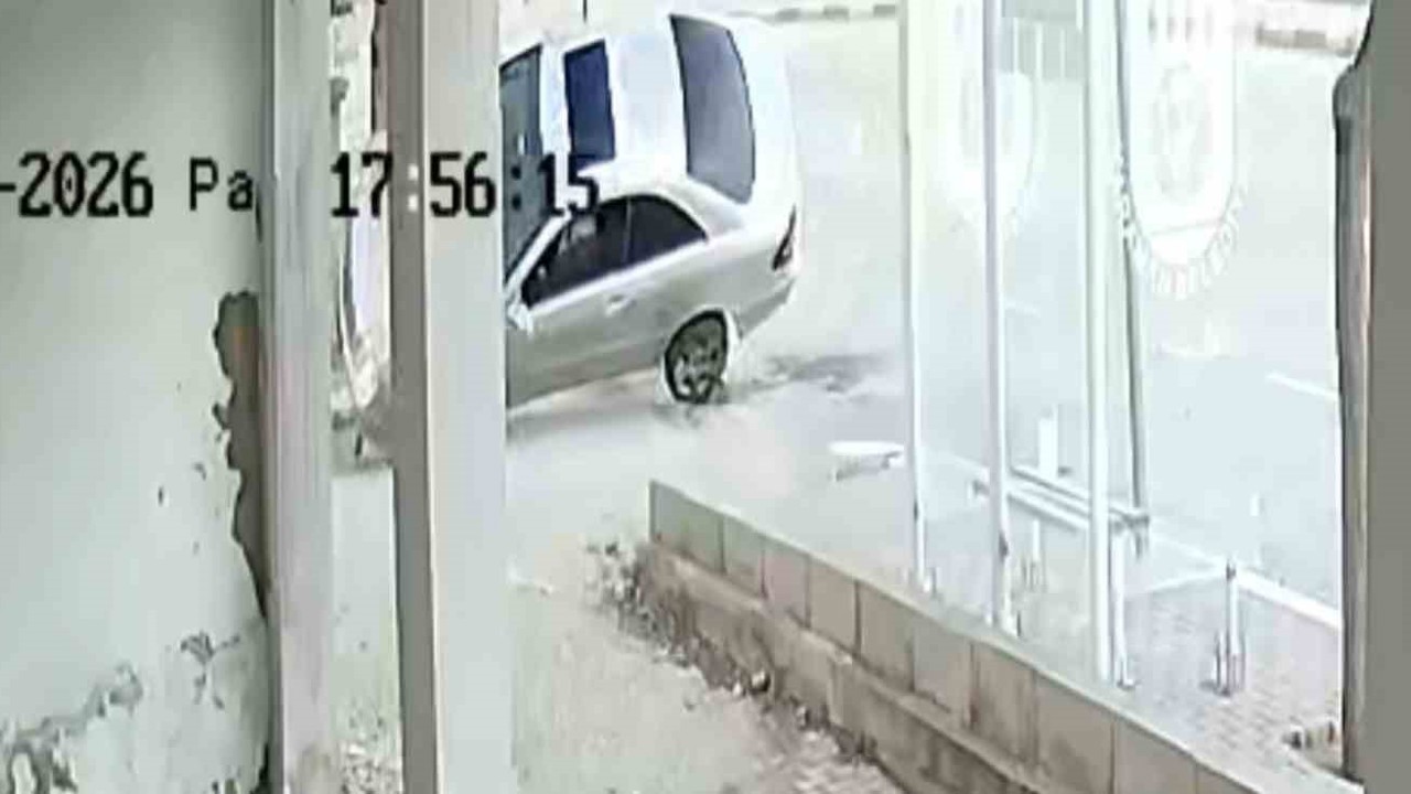 Karaman’da otomobilin takla attığı anlar kameraya yansıdı
