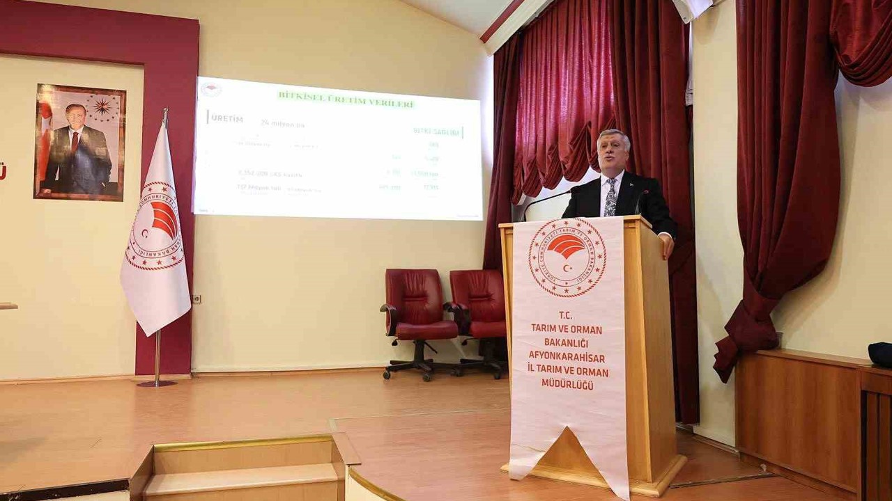 Bitki koruma ürünleri satan bayilere yönelik eğitim
