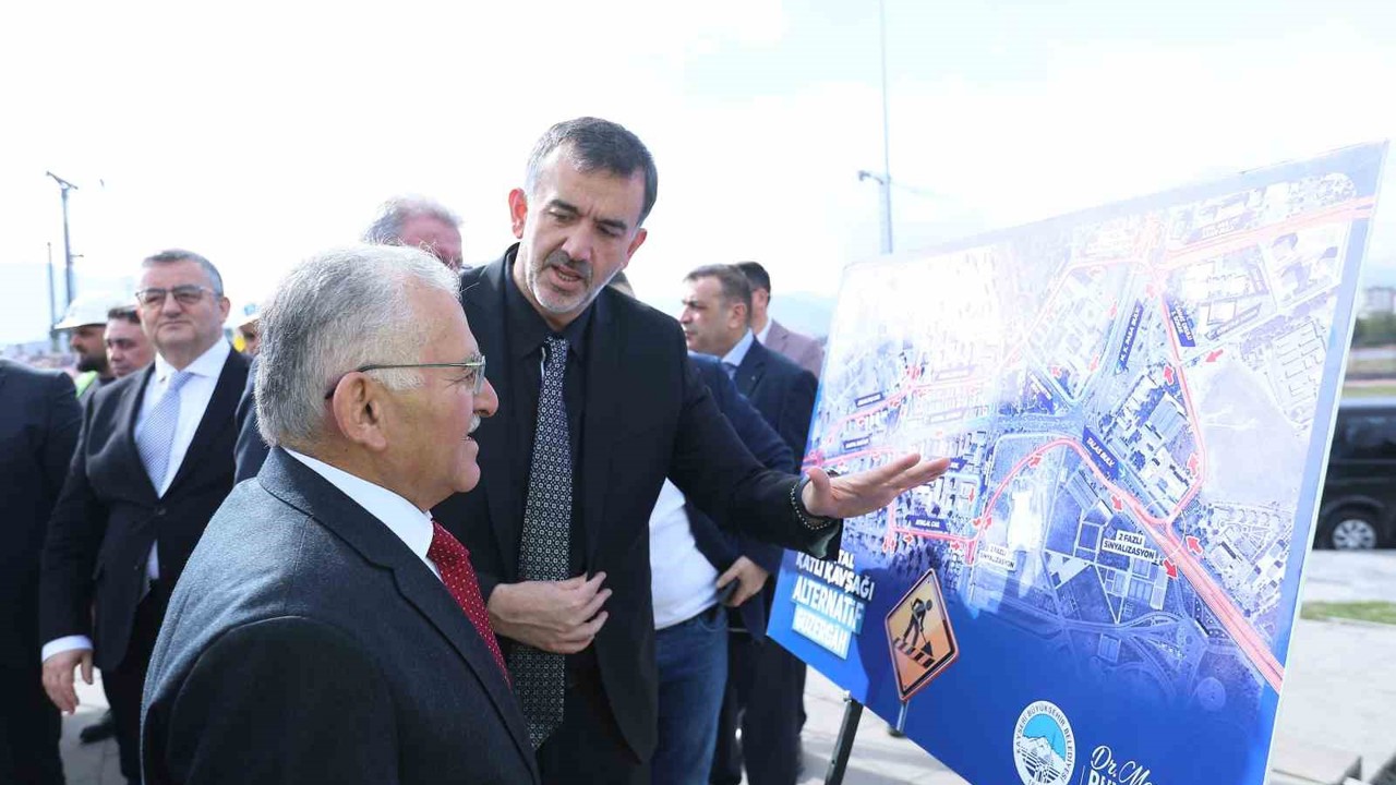 Kartal Kavşağı trafiğe kapanıyor
