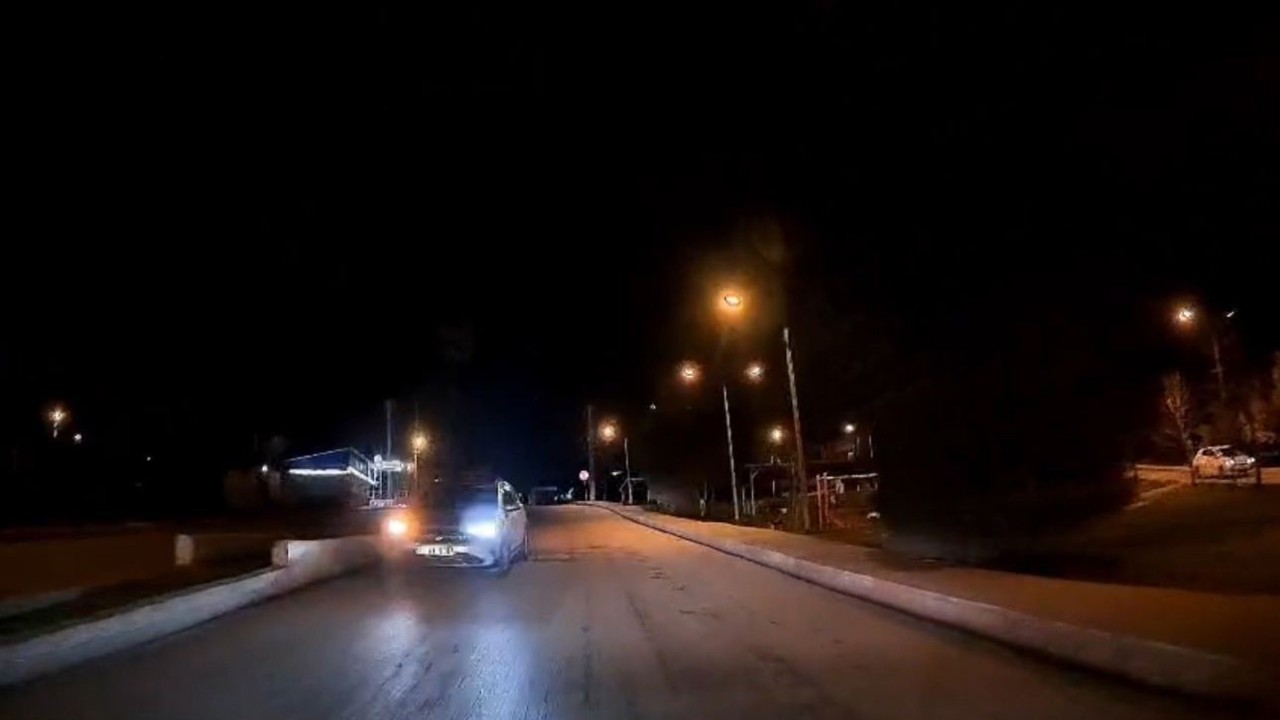 Karabük’te ters yön tehlikesi kamerada
