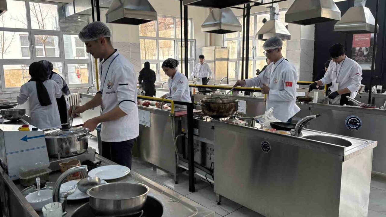 Doğu Anadolu’nun şef adayları Tunceli’de yarıştı
