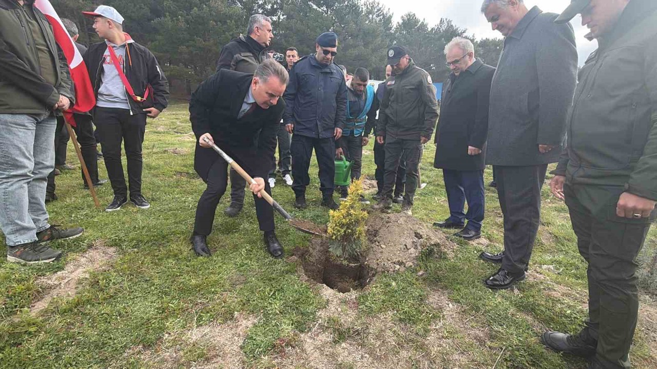 Kazdağları’nda fidanlar toprakla buluştu
