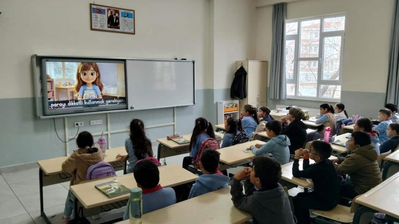 Burhaniye’de okullarda Finansal Okuryazarlık dersi
