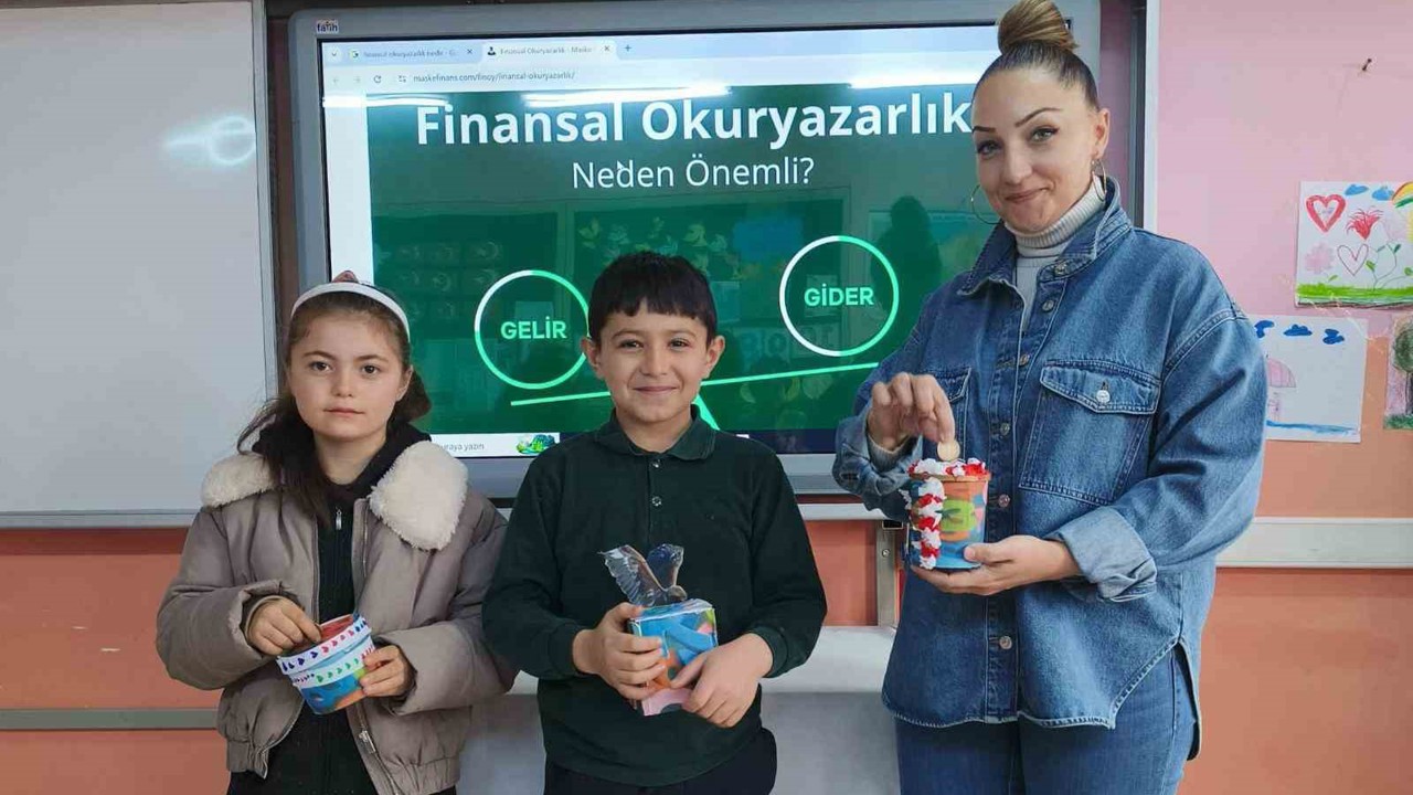 Balıkesir’de öğrencilere ilk ders "Finansal Okuryazarlık"
