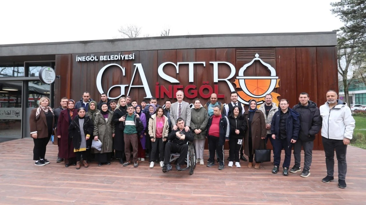 Alper Taban, Engelsiz Yaşam Merkezi öğrencileriyle kahvaltıda buluştu
