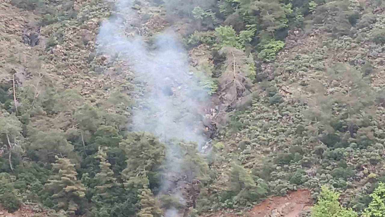 Marmaris’te yangın sezonu öncesi temizlik çalışmaları sürüyor
