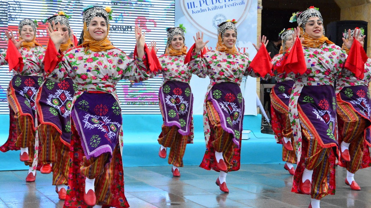 Çorum’da 3. Puduhepa Kadın Kültür Festivali başladı
