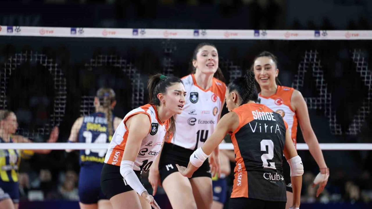 Eczacıbaşı Dynavit, Kupa Voley’de adını finale yazdırdı
