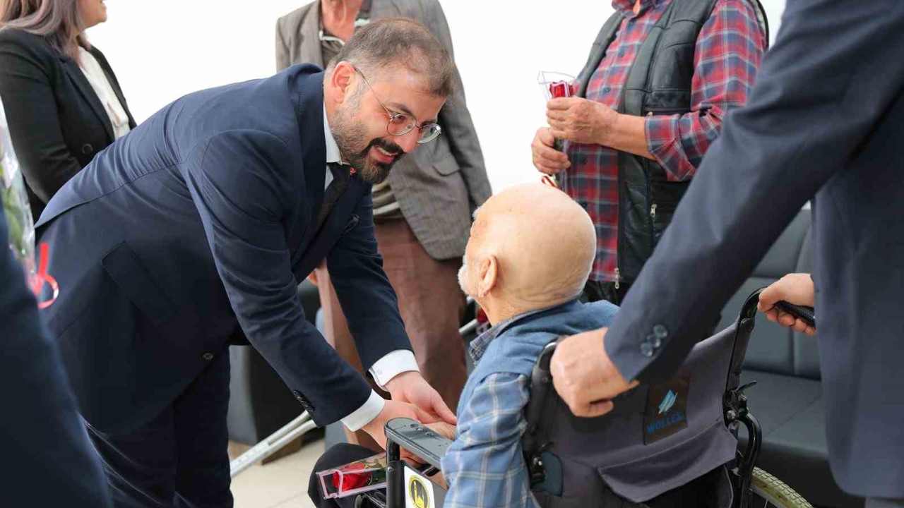 Bayburt’ta huzurevi sakinlerinin Yaşlılar Haftası kutlandı
