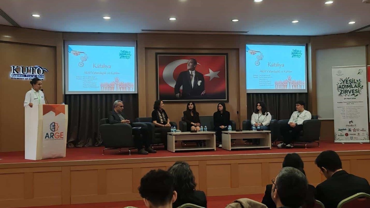 Kütahyalı öğrenciler "Yeşil Adımlar Zirvesi"nde göz doldurdu
