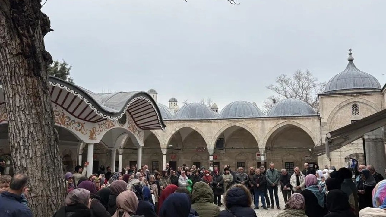 Lüleburgaz’da umre yolcuları dualarla uğurlandı
