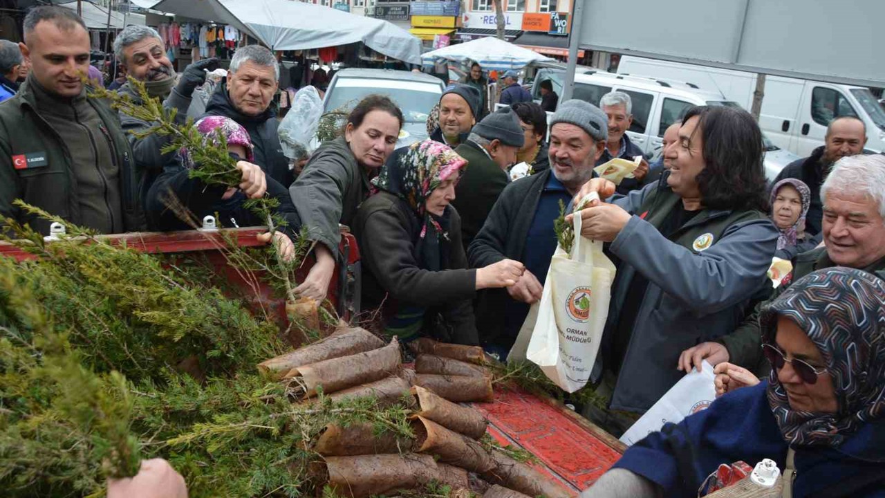 Korkuteli Orman İşletme Müdürlüğü 1000 fidan dağıtımı yaptı
