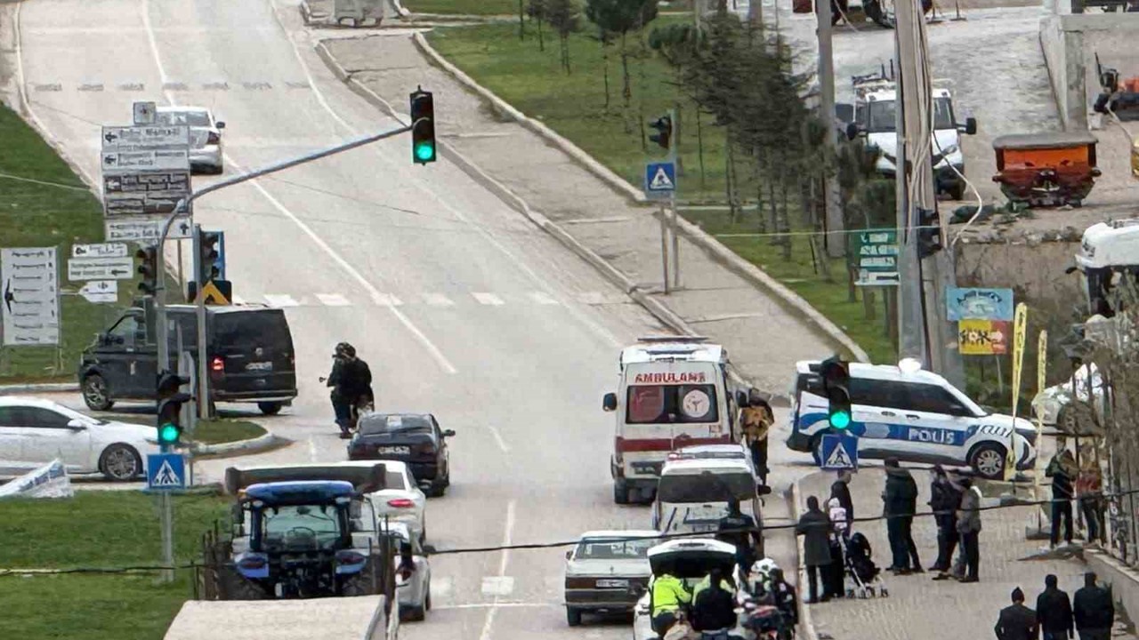 Kırmızı ışıkta kaza: 4 yaralı
