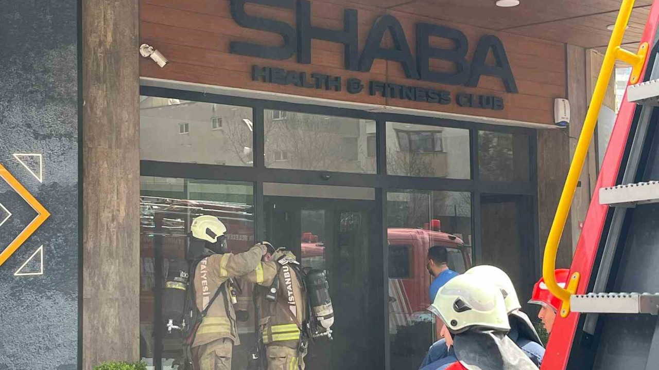 Üsküdar’da spor salonunda yangın paniği: 1 kişi dumandan etkilendi
