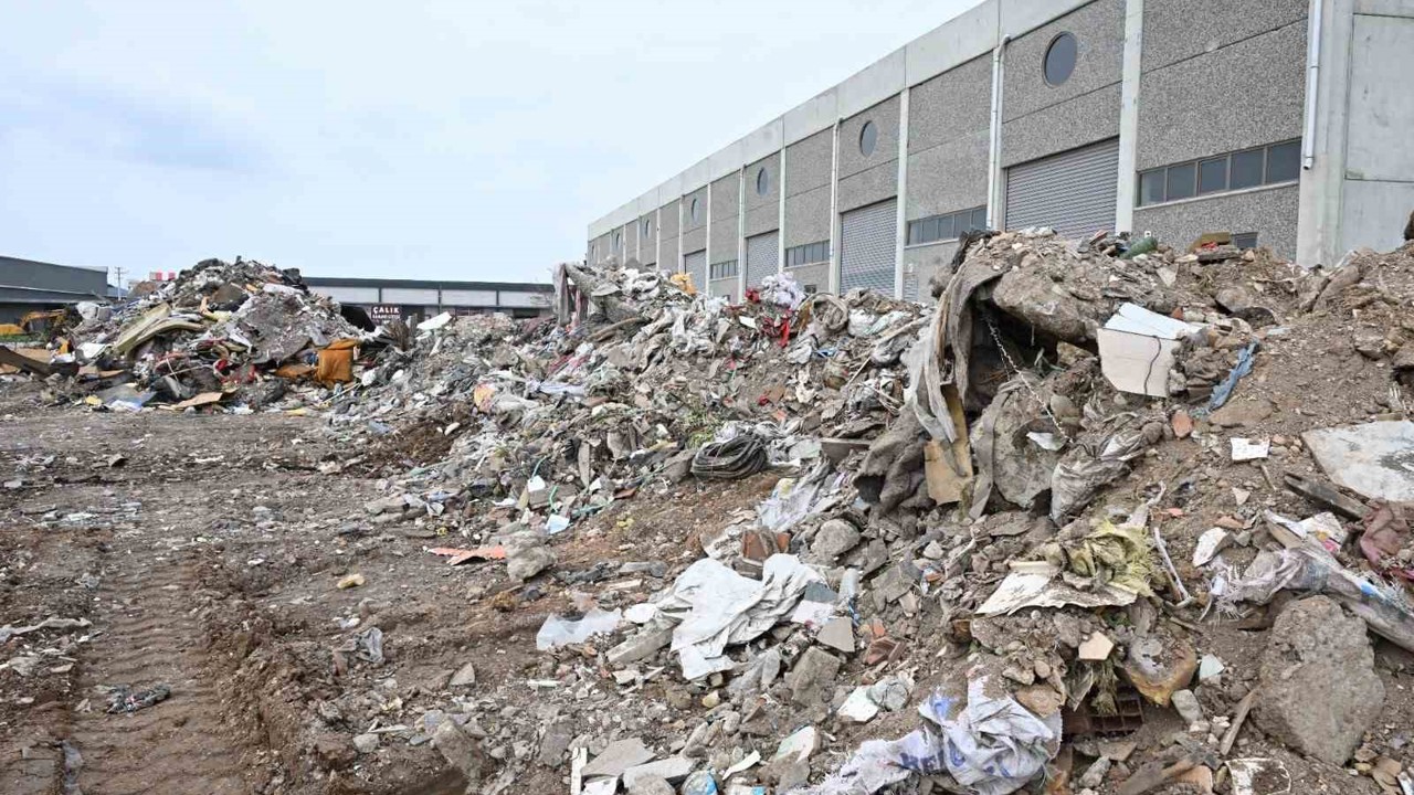 Manisa Büyükşehir’den kaçak atıklara sıfır tolerans
