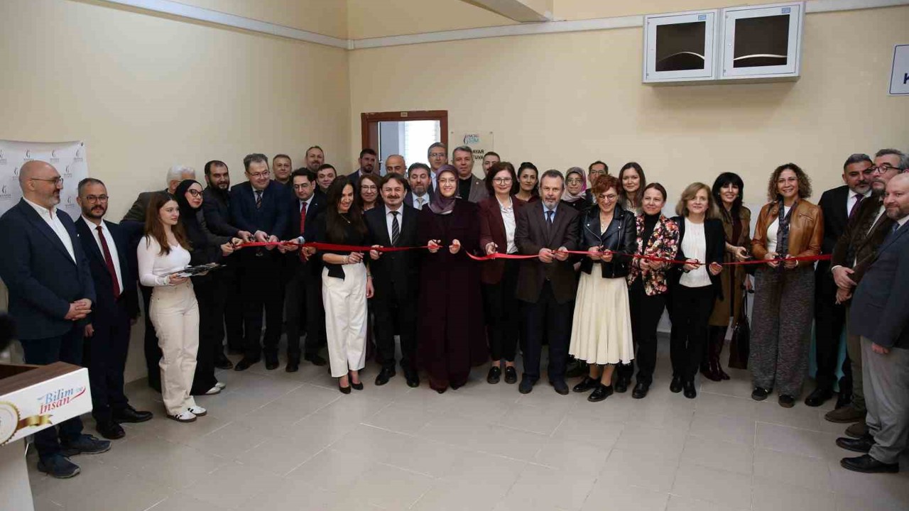 MCBÜSEM’de yeni bilgisayar laboratuvarı hizmete açıldı
