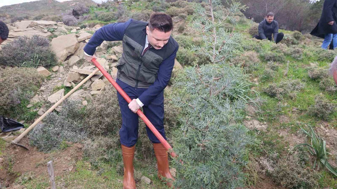 Gökçeada’da fidanlar toprakla buluştu
