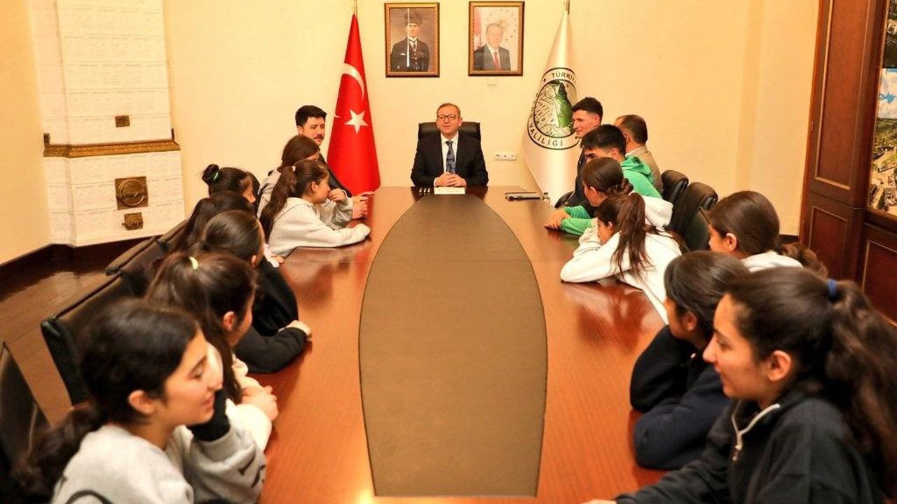 Kars’ı gururlandıran başarı: Şampiyon takım yarı finalde
