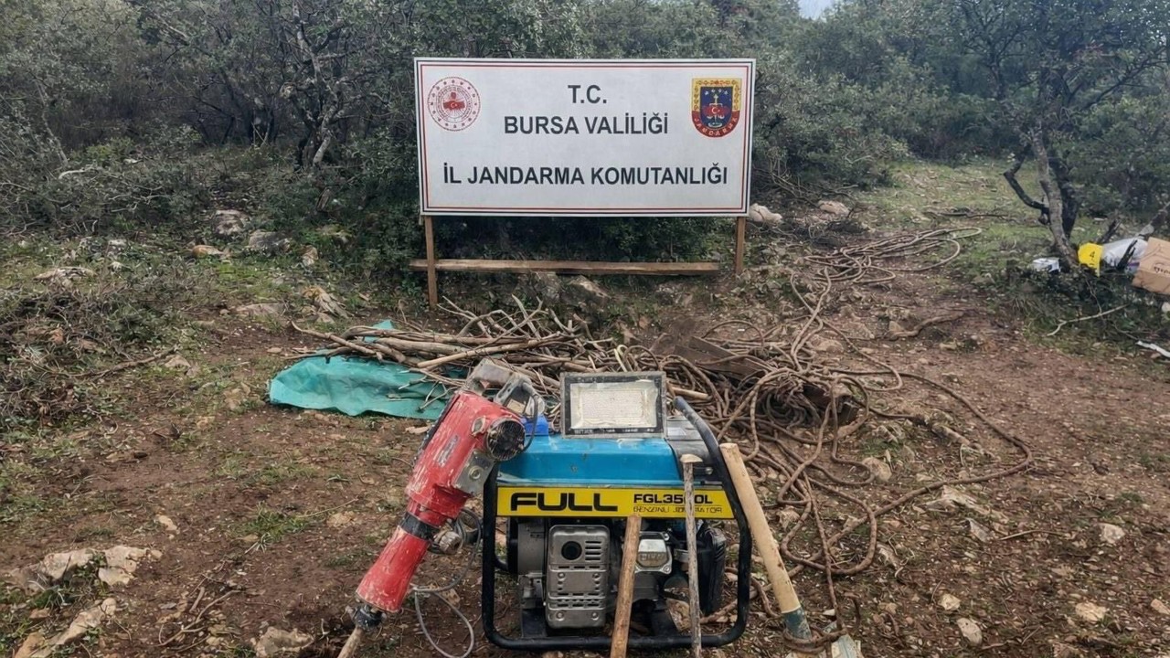 Bursa’da Jandarma 35 metrelik kaçak tüneli ortaya çıkardı
