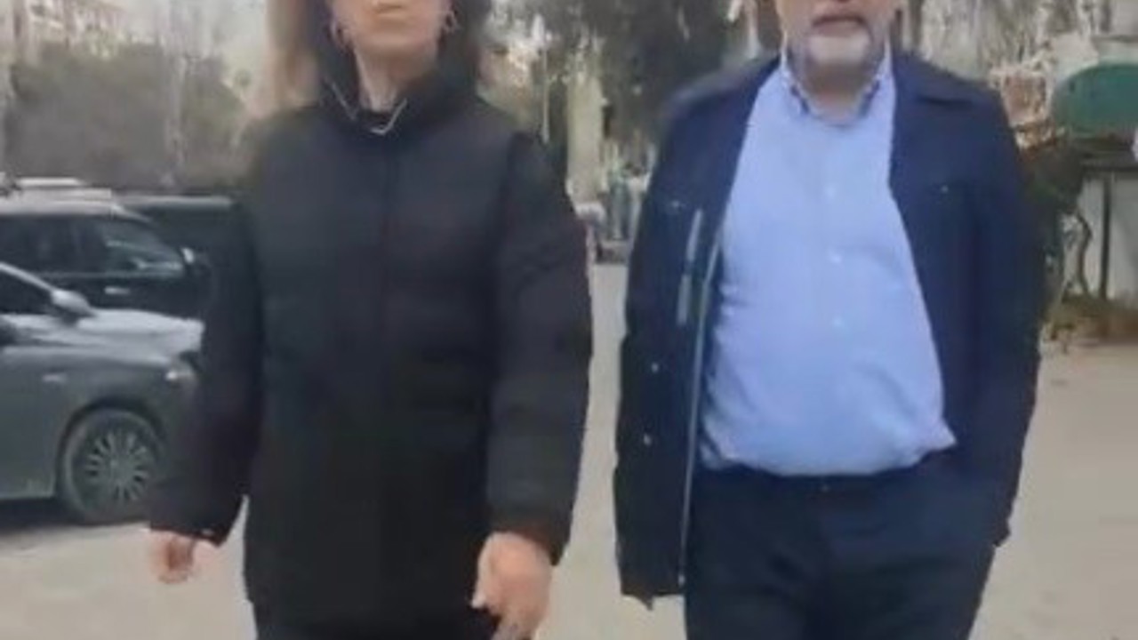 İzmir’de eski belediye başkanının zor anları: Eski çalışandan sokak ortasında tepki
