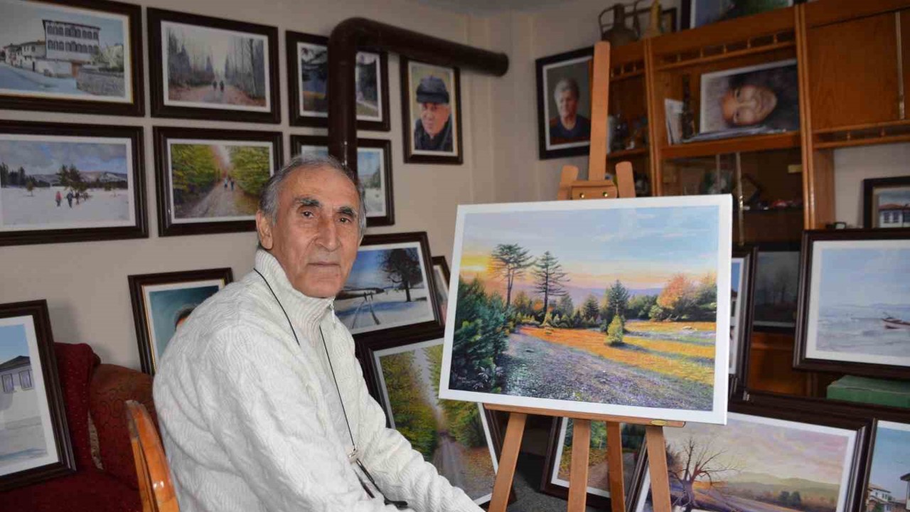 55 yıldır en yakın arkadaşı resim tuvali oldu
