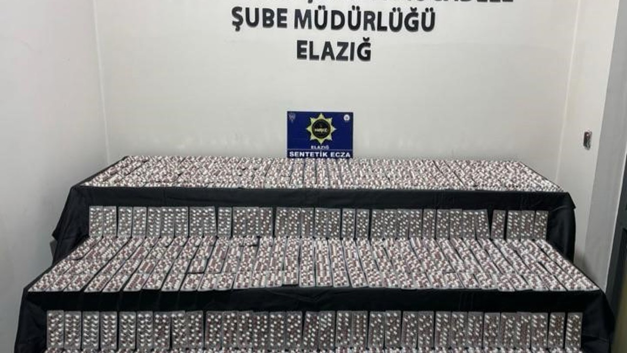 Elazığ’da bir şahsın çantasında yapılan aramada, 6 bin adet sentetik hap ele geçirildi

