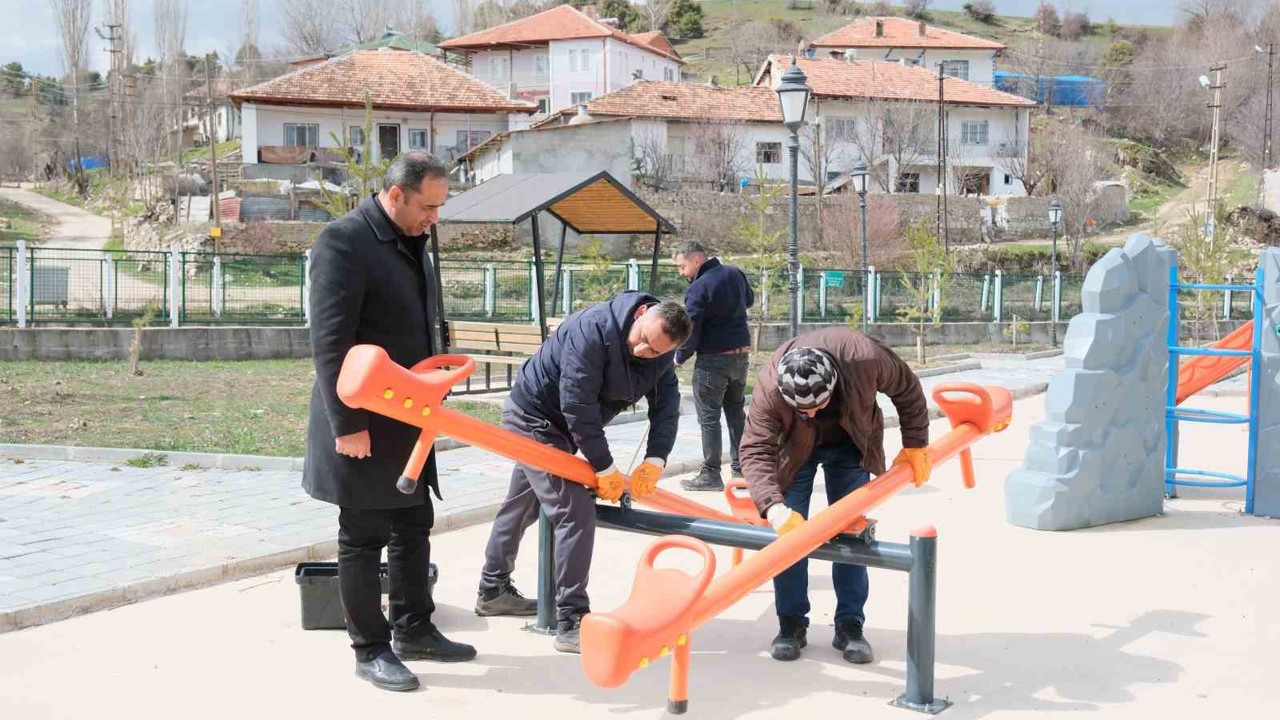 Akdağmadeni’nde bahar mesaisi: park ve bahçeler yenileniyor
