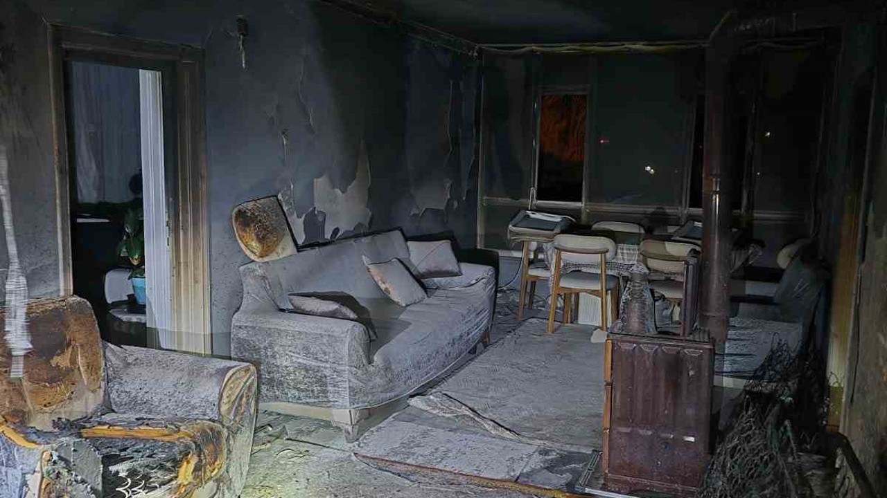 Van’da ev yangını
