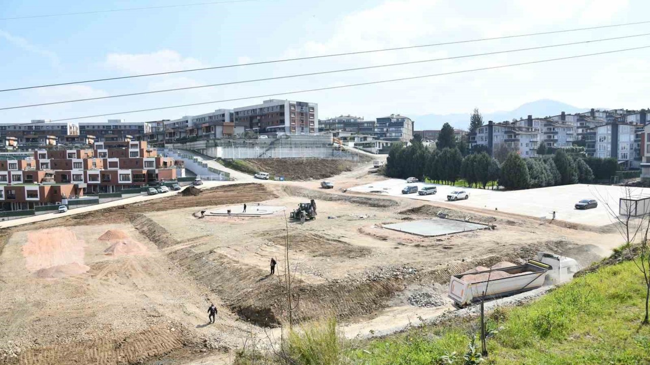 Yeşilyurt Millet Bahçesi’nde çalışmalar sürüyor
