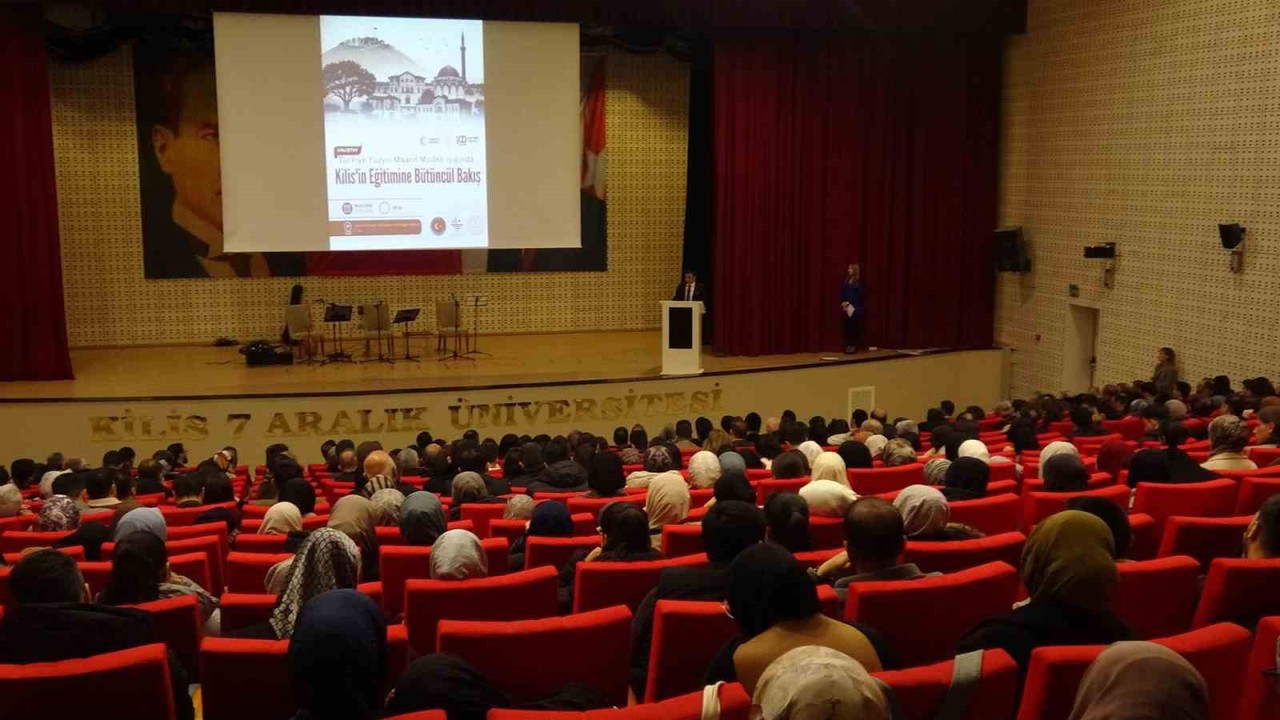 Kilis’te "Türkiye Yüzyılı Maarif Modeli" çalıştayı düzenlendi
