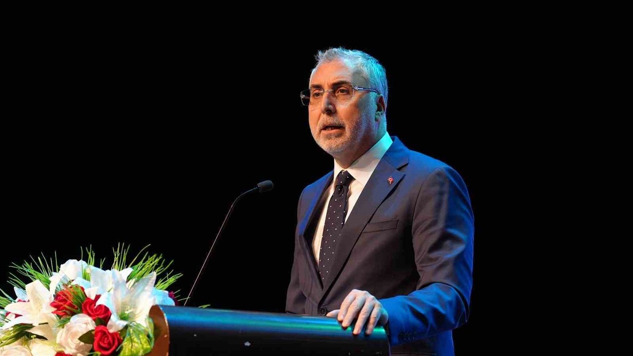 Bakan Vedat Işıkhan: "İşsizlik oranı, 2012 yılından itibaren en düşük seviyesine geriledi"
