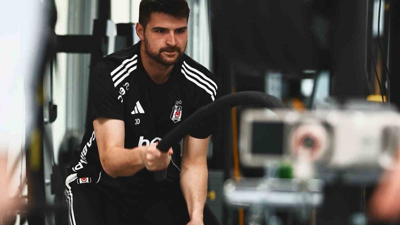 Beşiktaş salonda çalıştı
