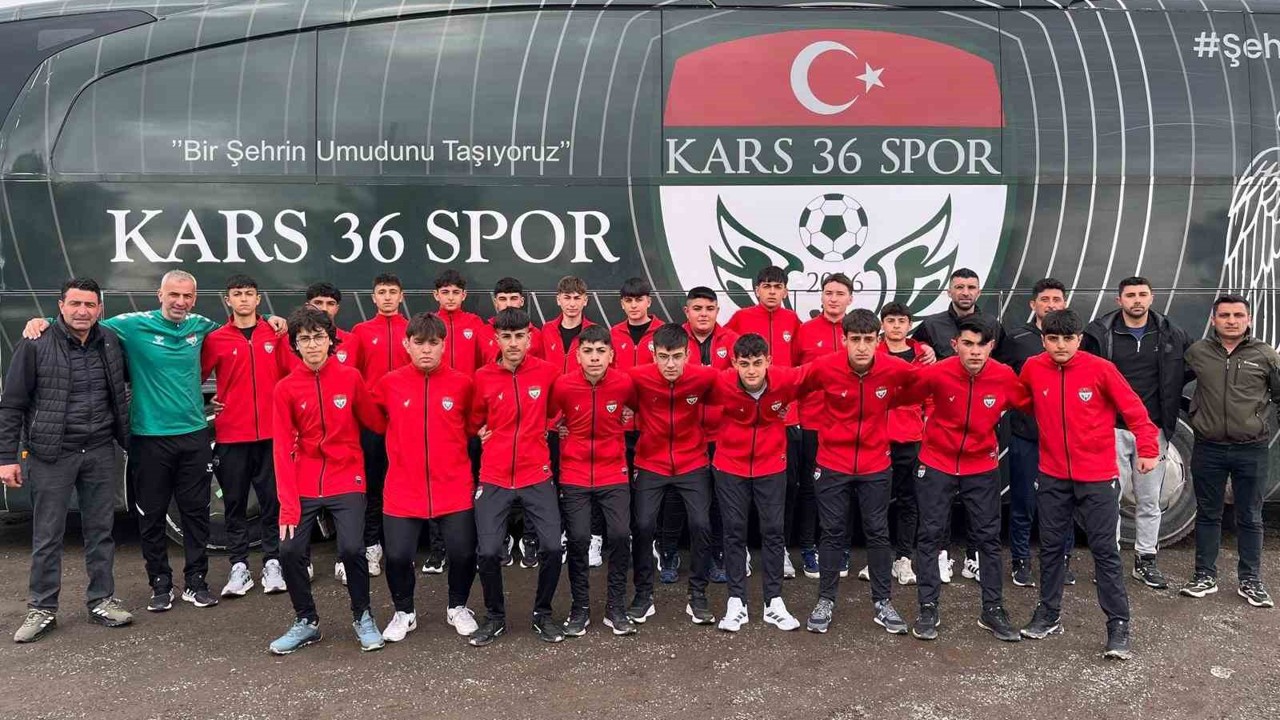 Kars 36 Spor U16 Takımı Türkiye Şampiyonası için Bingöl yolunda
