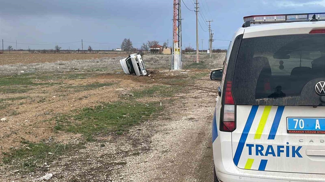Karaman’da otomobil devrildi: Araçtaki 5 kişi kazayı burnu bile kanamadan atlattı
