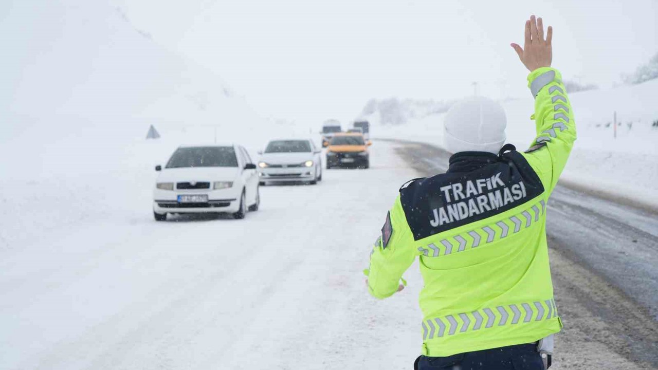 Muş’ta "dur" ihtarına uymayan sürücüye 215 bin TL ceza
