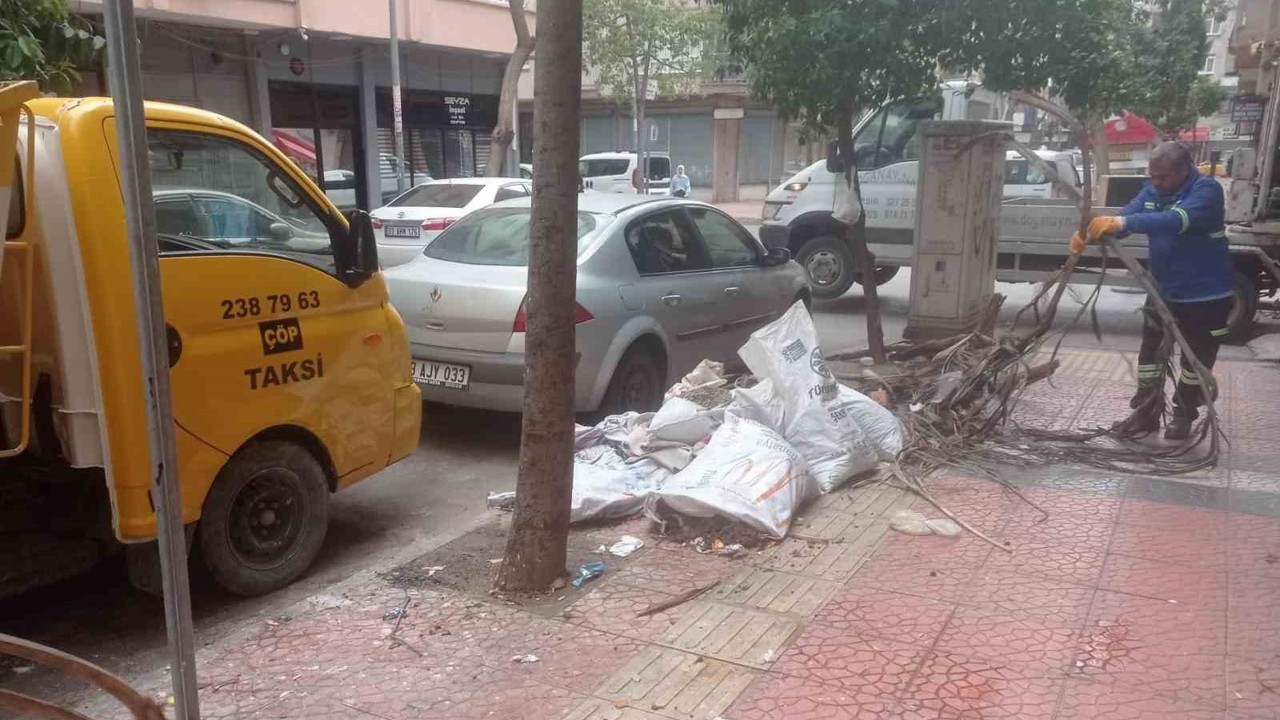 Akdeniz’de temizlik çalışmaları üç vardiya sürüyor
